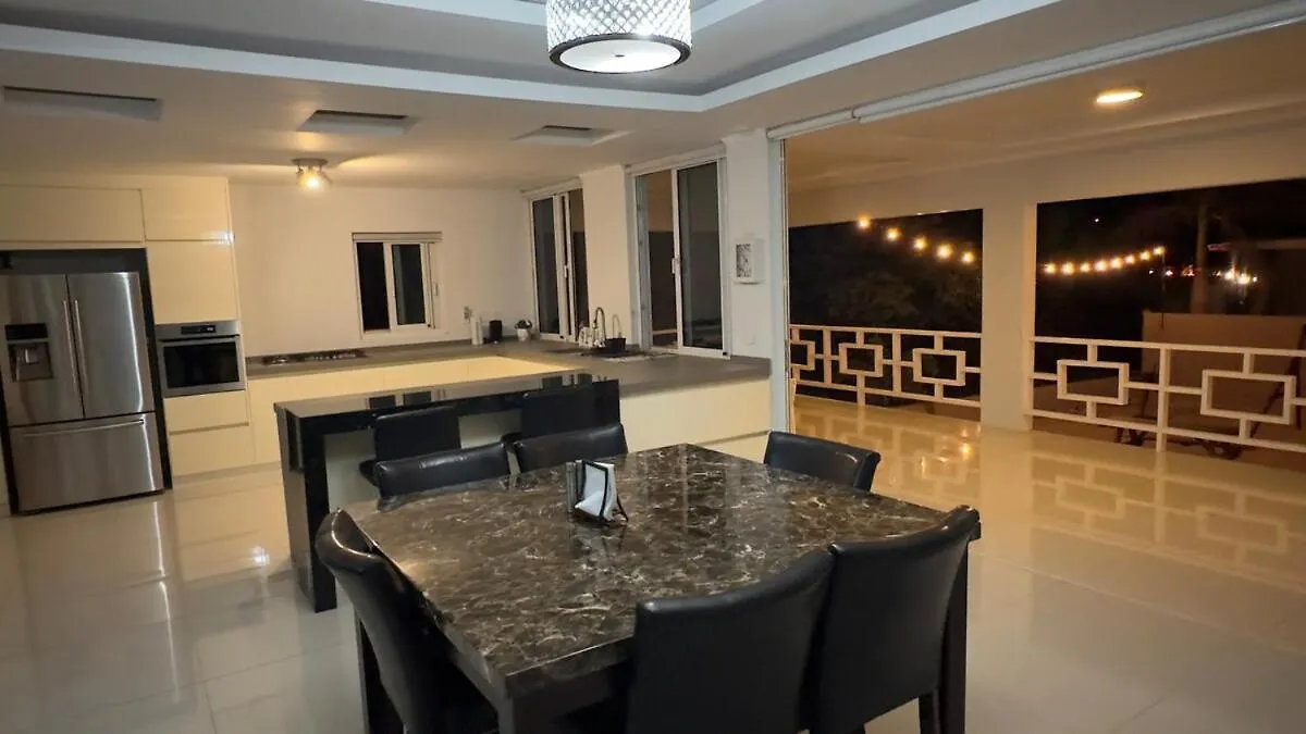 Semesterbostad La Belle Maison Willemstad Curaçao